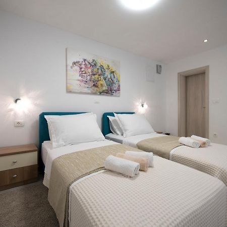 Apartments Maraton Split Bagian luar foto
