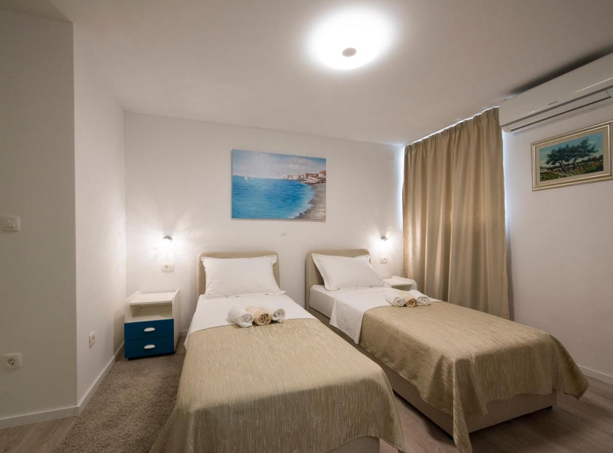 Apartments Maraton Split Bagian luar foto