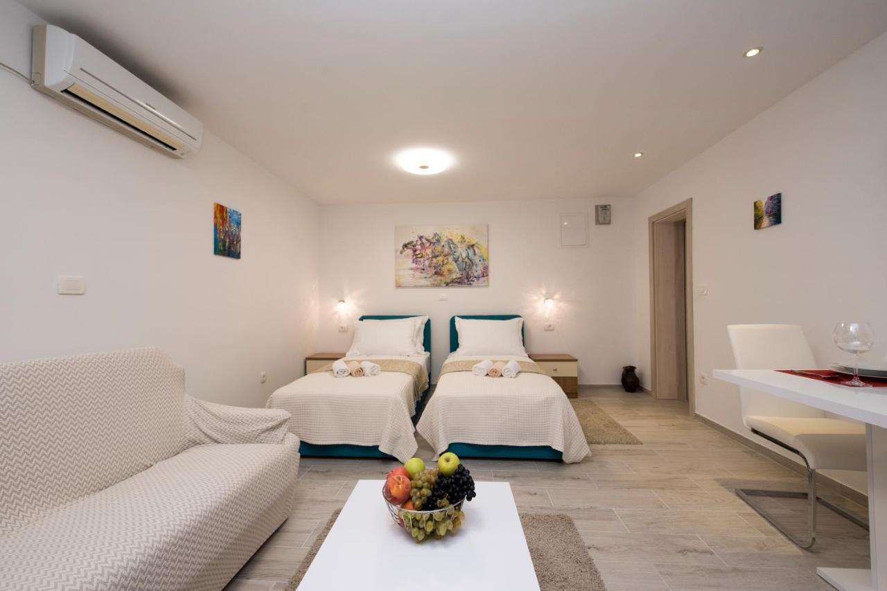 Apartments Maraton Split Bagian luar foto